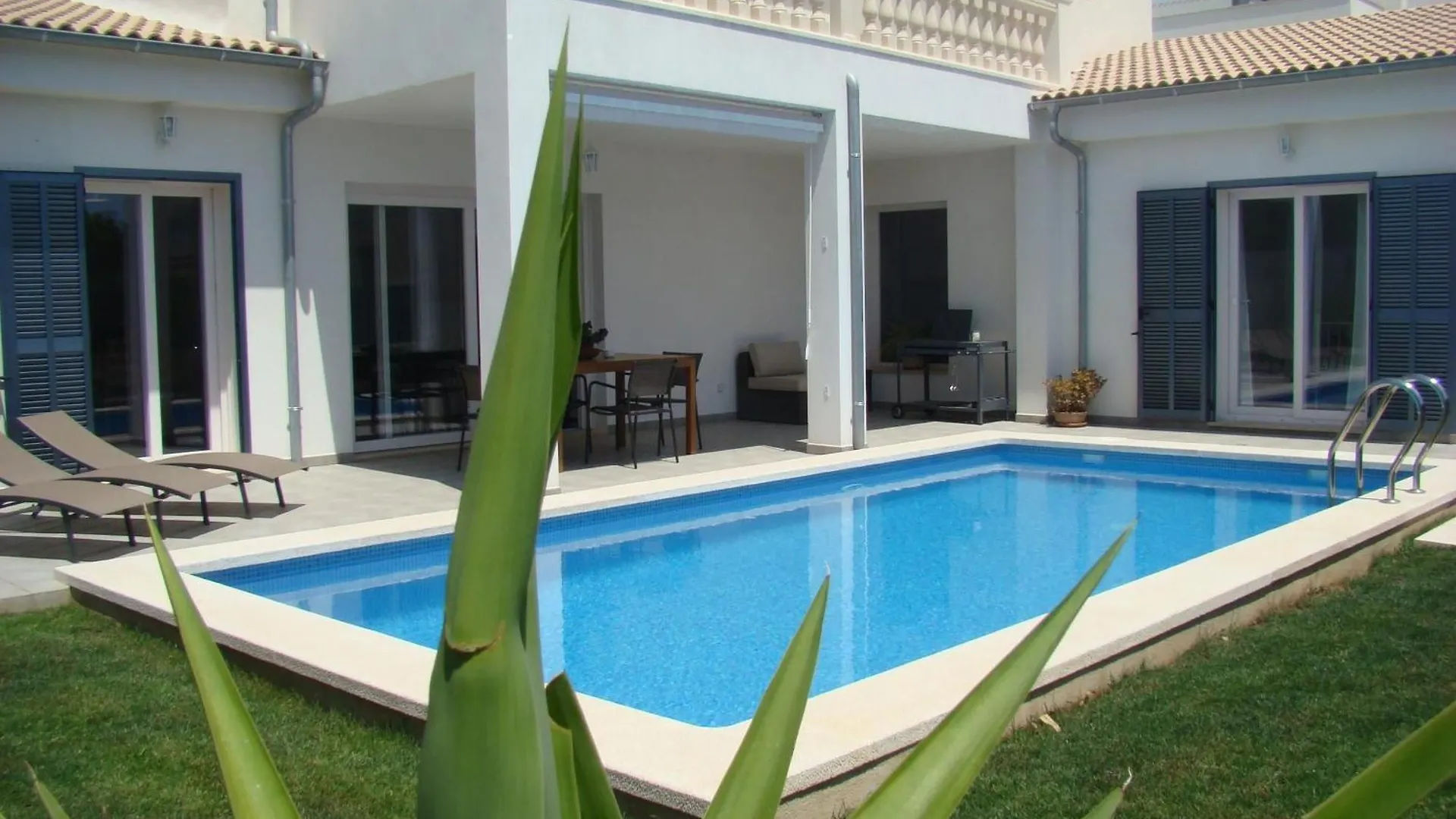 Ferienhaus Casa Aina Mit Pool Und Sonnenterrasse Cala Bona  Spain
